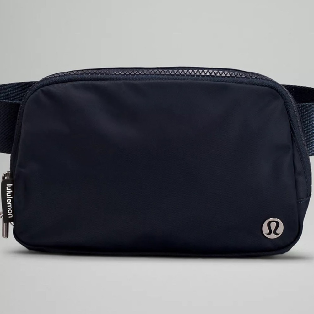 lululemon athletica Everywhere Black Belt Bag